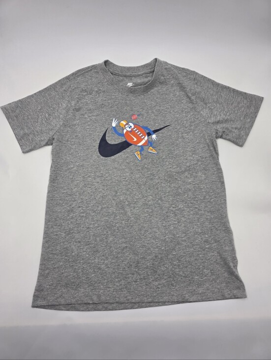Nike Other - Nike boys' football tee size L